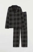 JESMARY - Xưởng Chuyên Gia Công Đồ Bộ Mặc Nhà Cao Cấp & Xưởng Sản Xuất Đồ Pyjama Lụa Theo Yêu Cầu JESMARY: Giải Pháp Mở Rộng Quy Mô B2B